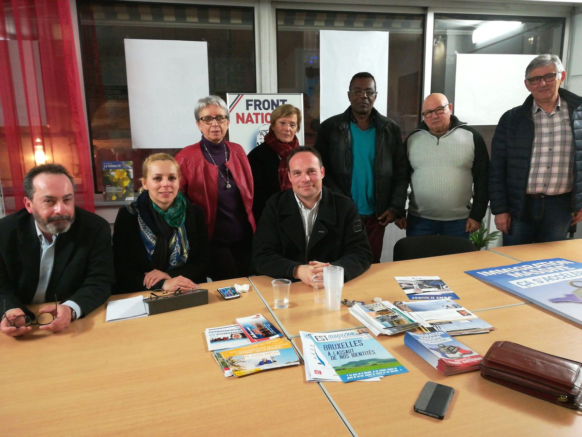 thierryviallon's tweet photo. A l'occasion de la tournée des #AmbassadeursMLP, @diaz_edwige nous faisait l'honneur d'animer une réunion dans le cadre de la #RefondationFN #EnAvantPourUnNouveauFront https://t.co/DynxZHbTEz