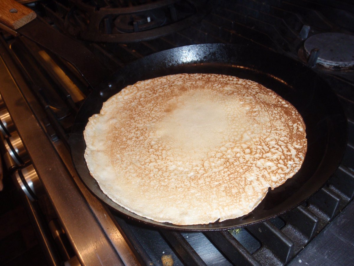 NethertonNews's tweet photo. Practising #crepepan https://t.co/eUSeEezPD0 https://t.co/ThKS0jzWmD
