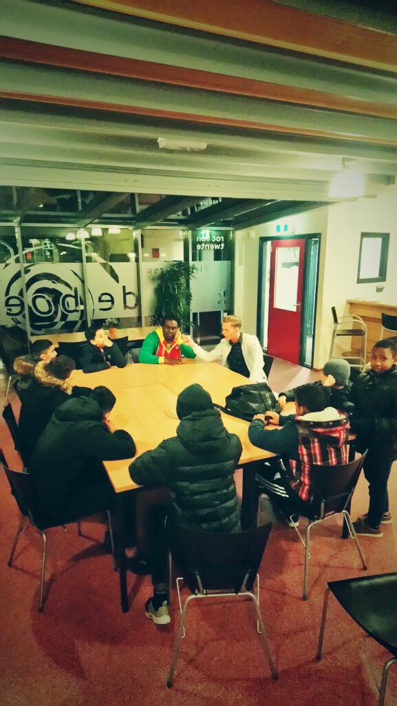 Fc Twentecup activiteitbespreking voor morgen. De ZwareJongens gaan opruimen/tuinklusjes doen bij Geert de Leeuwhuis