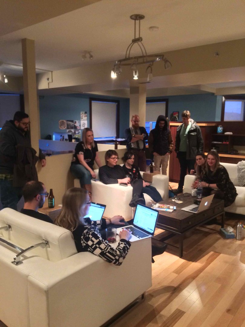 DcPresentsX's tweet photo. And who says families don't still gather 'round in the evening? #InsideTheDesignHouse #FridayLove https://t.co/sHusEAMG9p