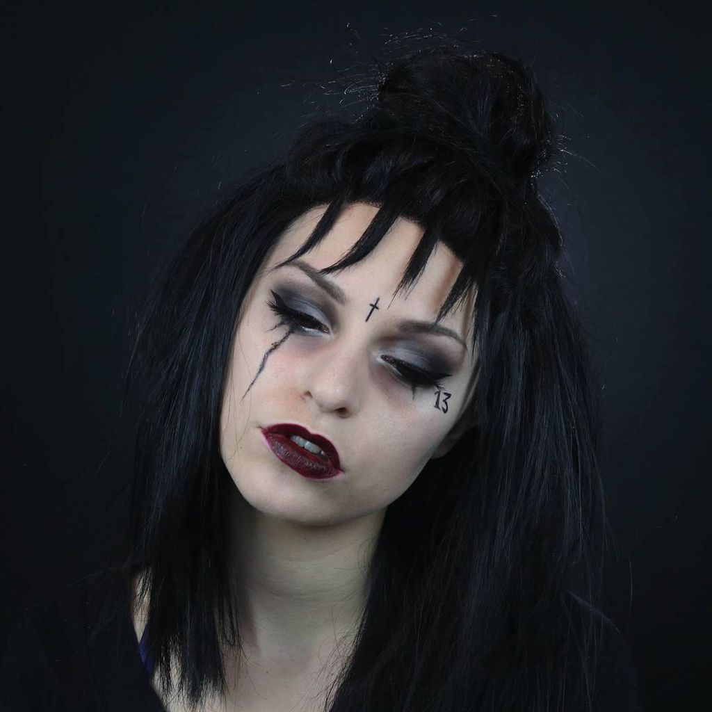 toofastclothing's tweet photo. Love this #lydiadeetz look from @freakshowfx_ inspired by the mugshot art @marcusjonesart did for us 🖤🕷️🖤 #beetlejuicebeetlejuicebeetlejuice #strangeandunusual #strangeandbeautiful https://t.co/MctFIKLdDm