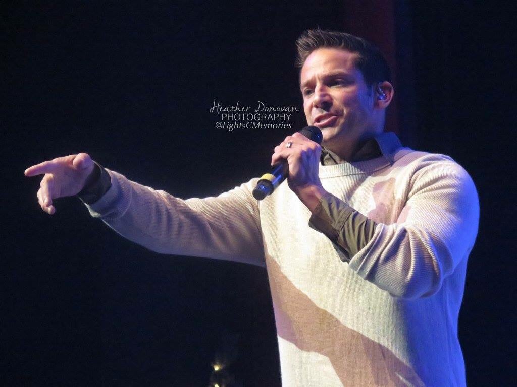 LightsCMemories's tweet photo. 98 degrees Raleigh/Durham #98degrees @jefftimmons #98christmas #98christmasvip #jefftimmons VIP Blog posted. Link in bio! https://t.co/d3PciNLF1T https://t.co/9AioEqGGlq