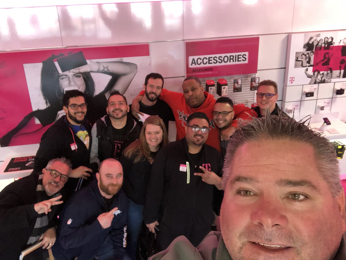Pevo0119's tweet photo. Amazing team of Leaders and ready to Crush February!!
#LovetheHustle #WVColoradototheTop https://t.co/PqITCg5UuW