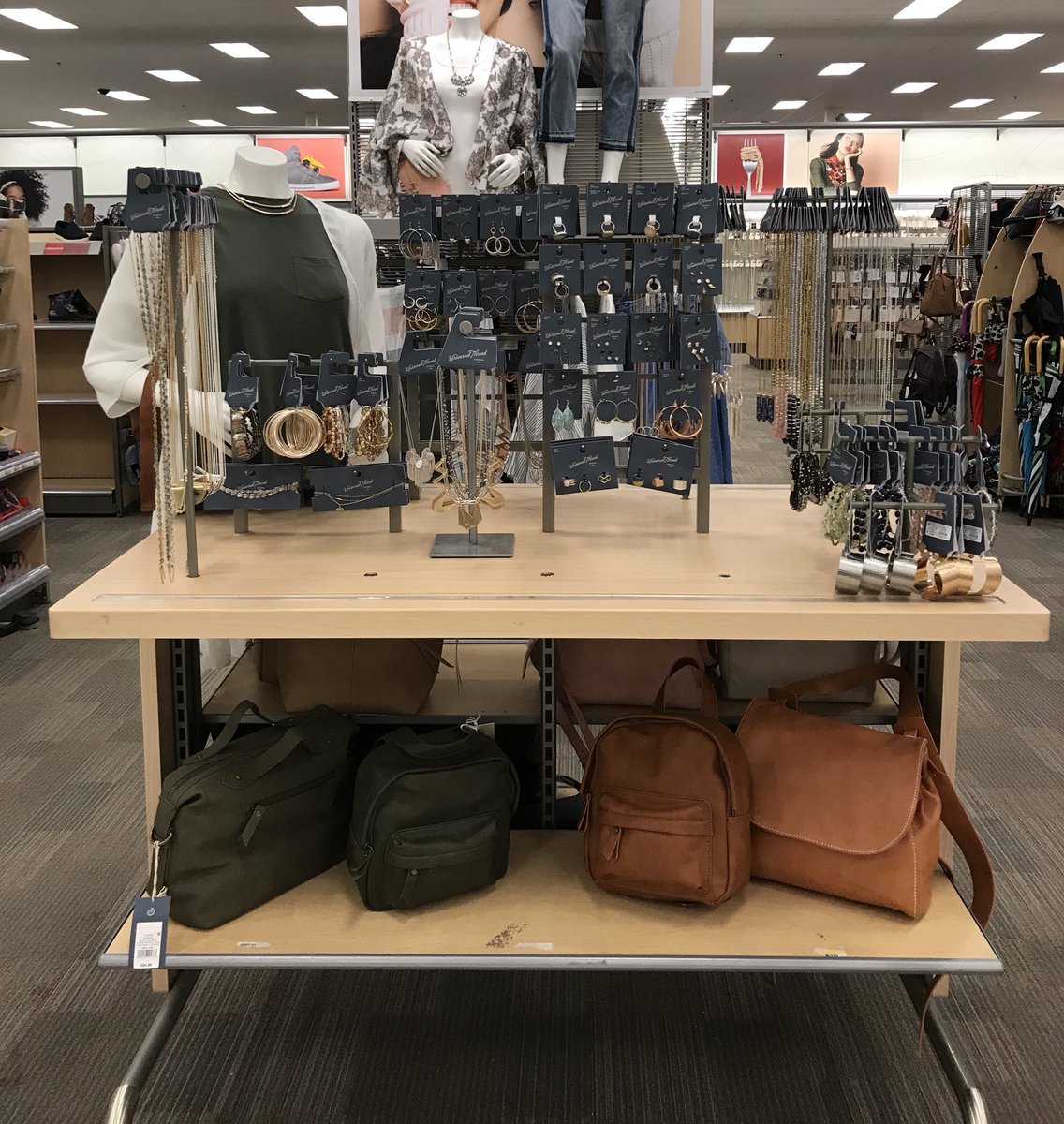 #UniversalThread is set and guests are already raving! Soft denim, boho vibes, and great fits only at @Target! #T1521 #D438 @Sarahlyon8Sarah @SelenaAlbino