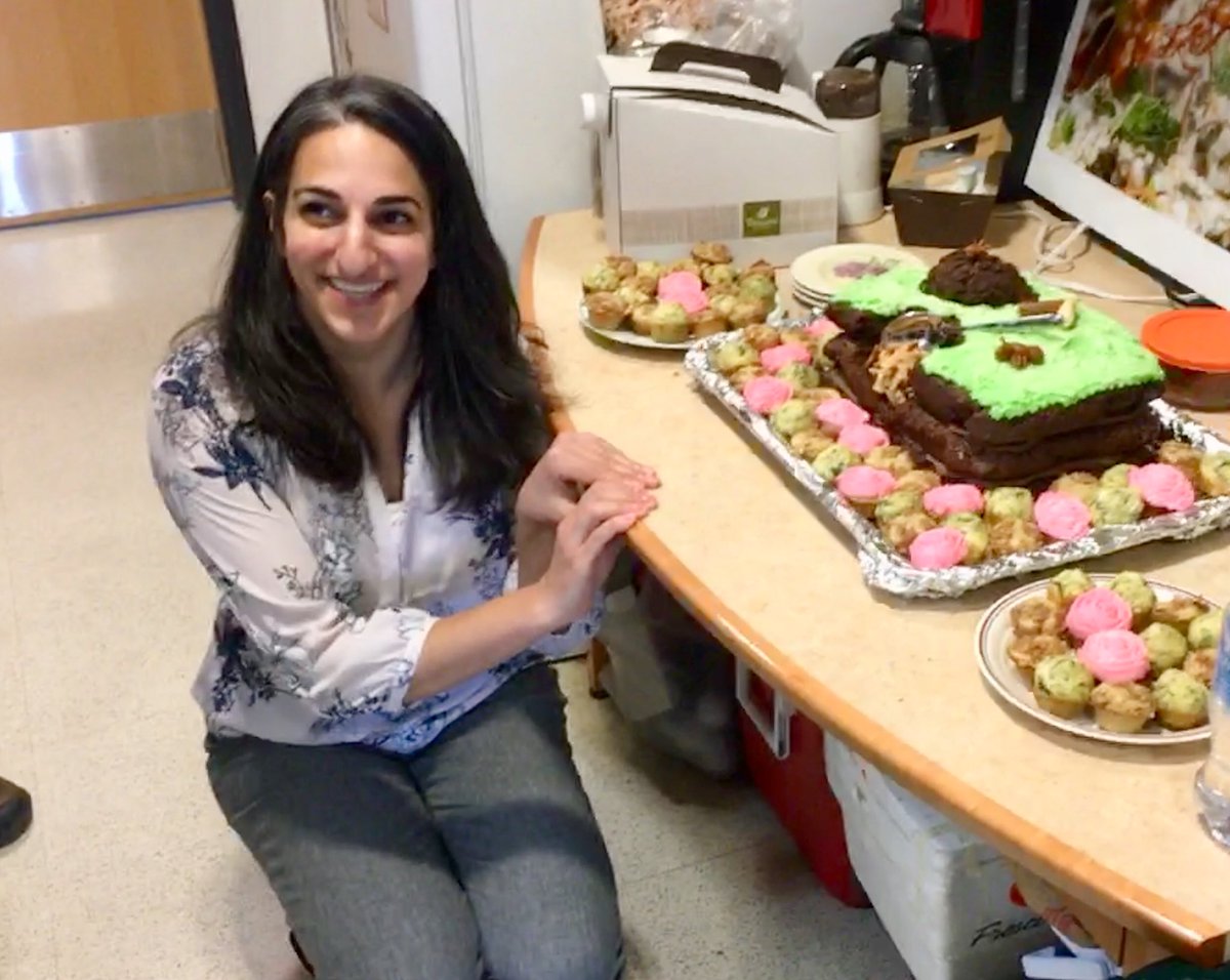 uwcurrielab's tweet photo. CongrANTS to Dr. Lily Khadempour!!! https://t.co/nDwnYNMyUW