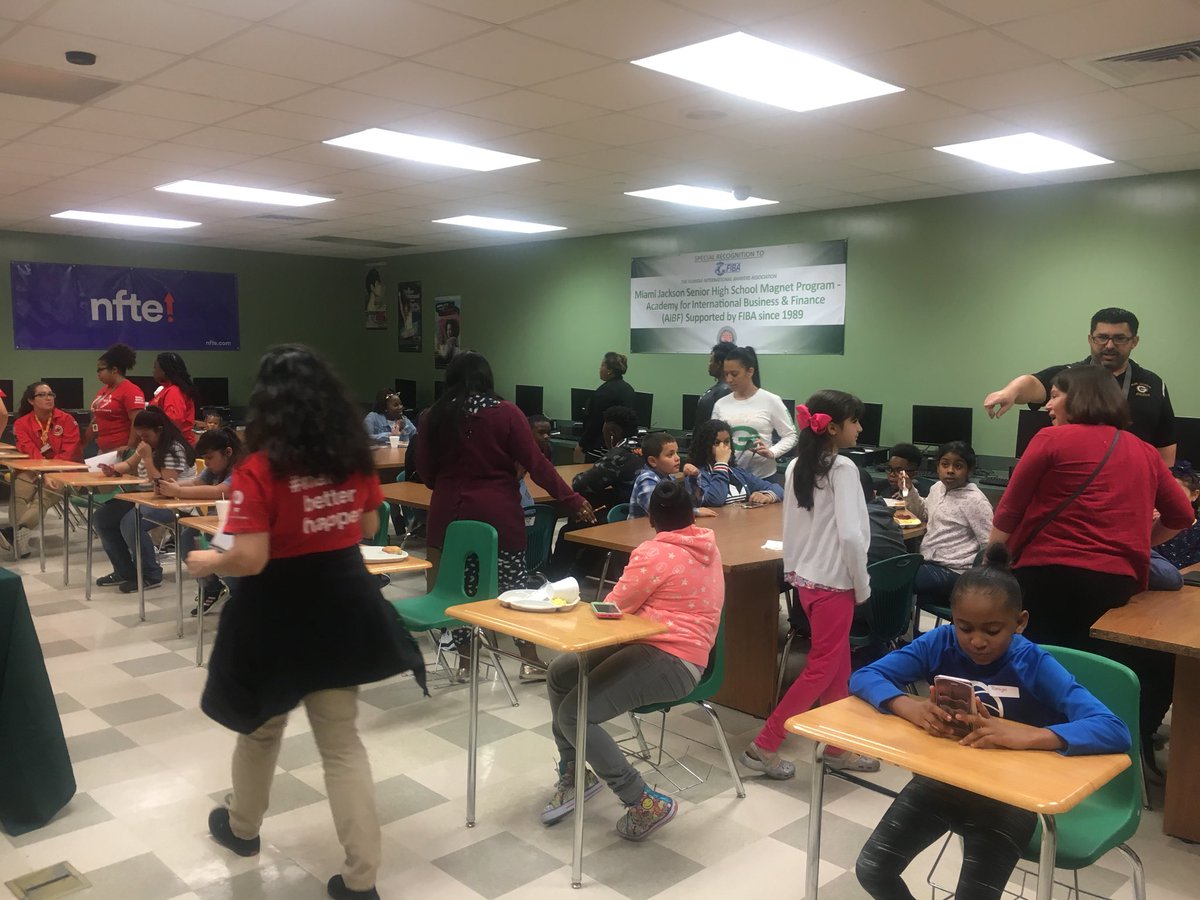 MJSeniorHigh's tweet photo. Making sure that our visitors for Take your Child to Work Day had a hot meal before the activities began. #TYCTWD @MDCPS @MDCPSCentral https://t.co/AcqdVFVkmP