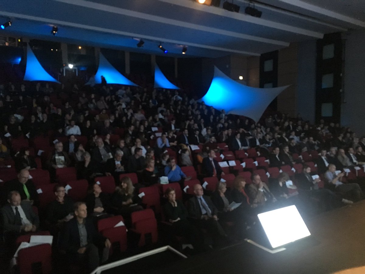 Remise des diplômes <a href="/IRUPOfficiel/">IRUP Officiel</a> au @centrefauriel. Bonne soirée à tous les diplômés.
