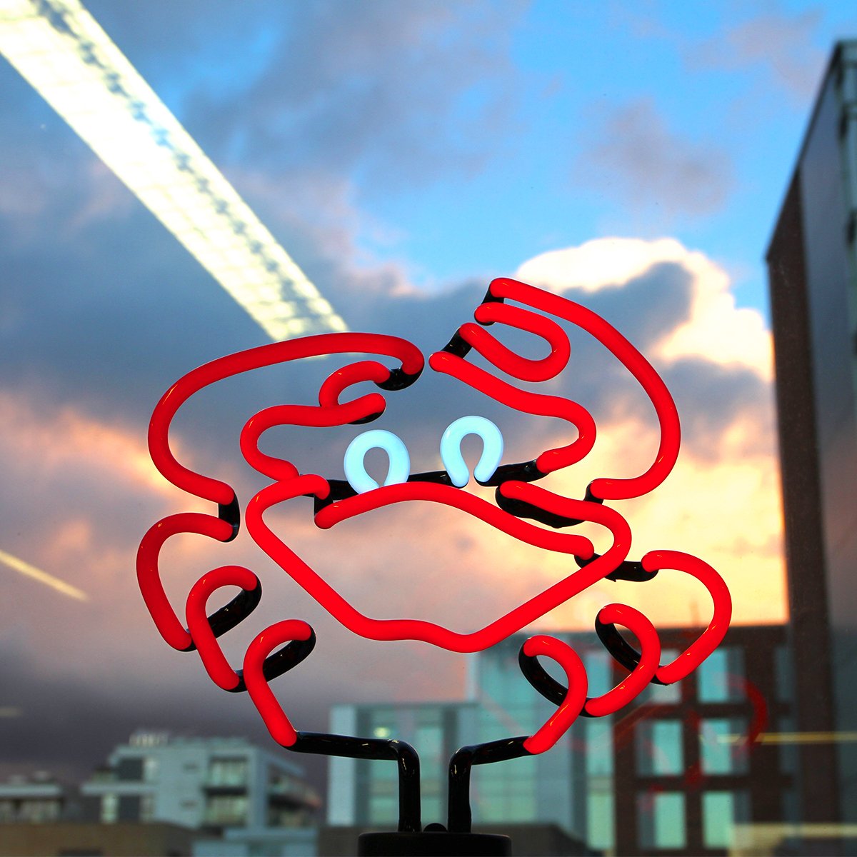 CrabCreative's tweet photo. Hey Clerkenwell, look out for the shining Crab keeping guard of the neighbourhood from our window! #digitalagency #clerkenwell https://t.co/clvcw9whcP