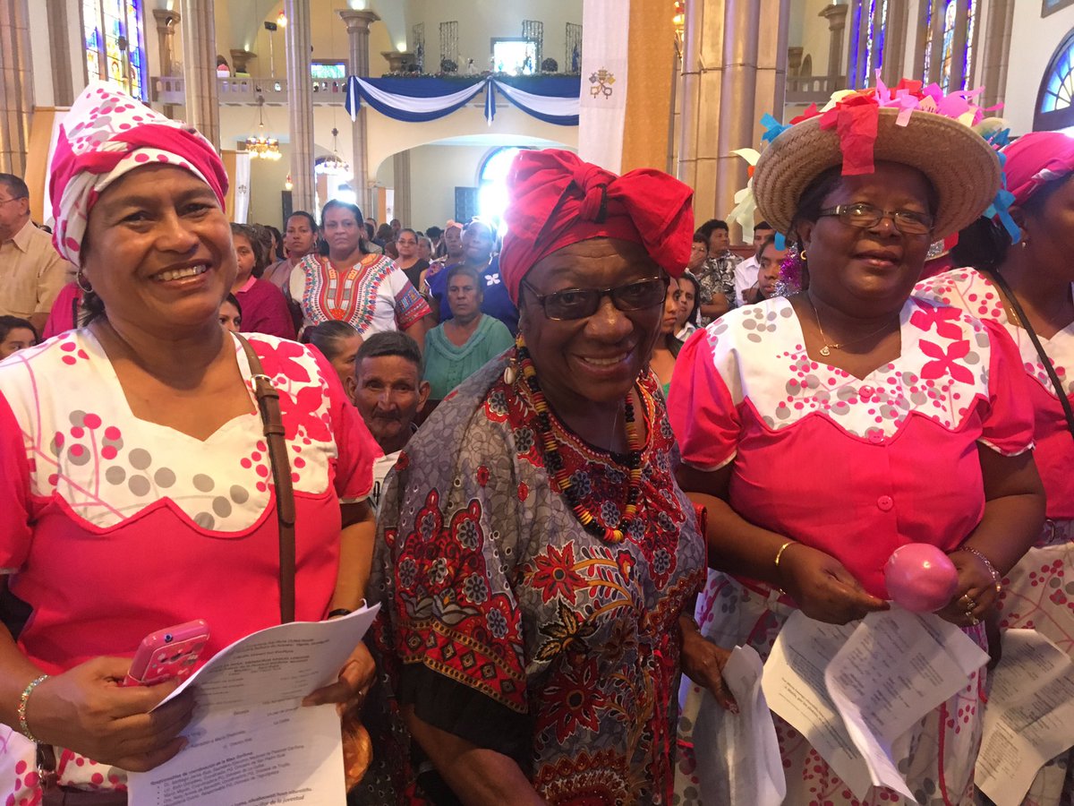 La comunidad garífuna visita a la #VirgendeSuyapa #novenadeSuyapa #felicidadesmorenita