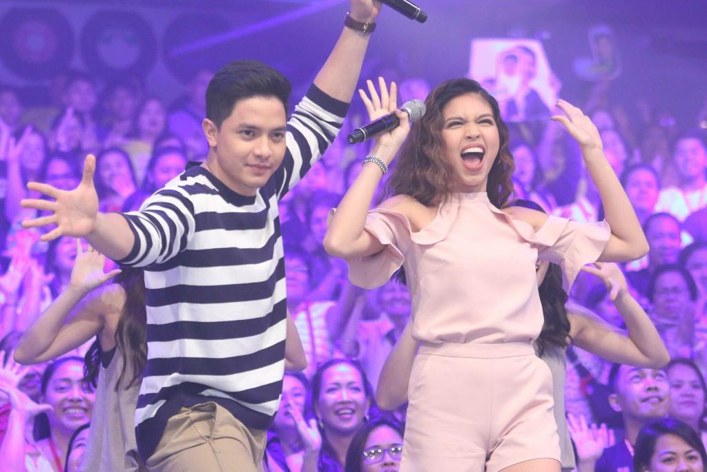 NtKatara's tweet photo. You’ll never find a rainbow if youre looking down....💓🌹
@mainedcm @iam_ginghs @aim0519 @LaDiosaRM @MarleneSalsona  #ALDUBMagkasamaSanaMuli https://t.co/xg2RgOInav