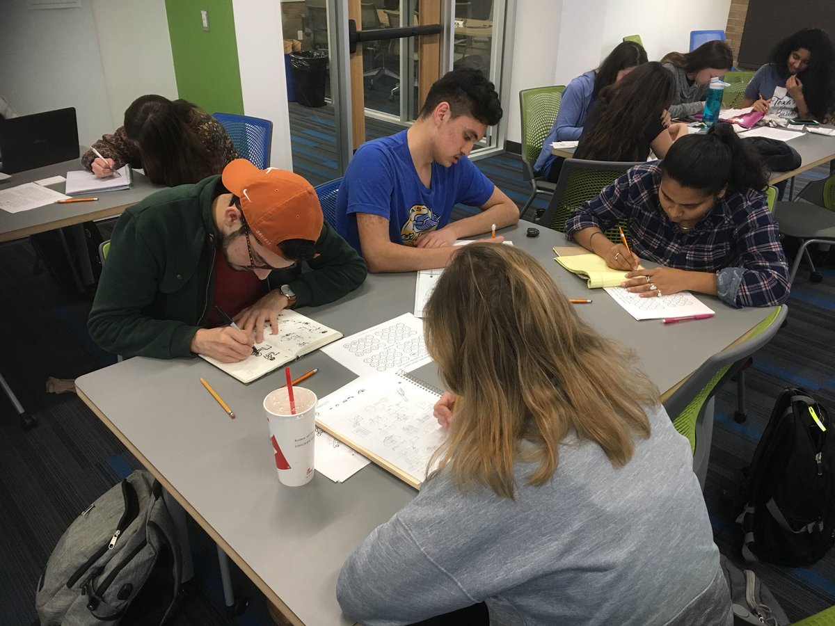 jaidandekar's tweet photo. Yesterday in @UT_CIDesign #IntroToIntegratedDesign, guest lecturer @debaoki taught the class how to create journey maps as well as gave drawing lessons! #empathy #humancentereddesign #techlife #teaching #payitforward https://t.co/uZIwaB8Cwu