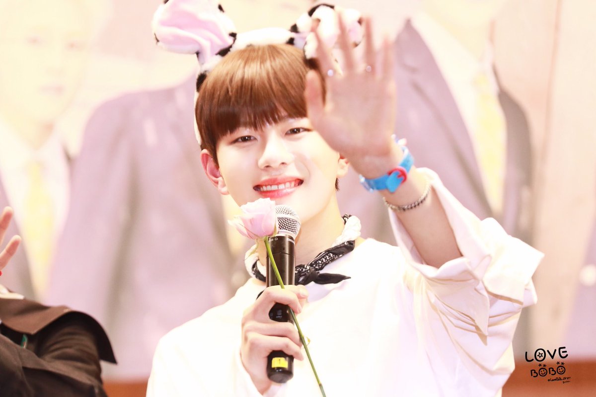 LoveBoBo_CN's tweet photo. 180202 당산 팬싸인회
천사.......
#보민 #최보민 #Bo_Min
#Golden_Child #골든차일드 https://t.co/exNgge2ez6