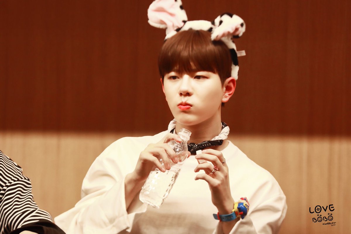LoveBoBo_CN's tweet photo. 180202 당산 팬싸인회
천사.......
#보민 #최보민 #Bo_Min
#Golden_Child #골든차일드 https://t.co/exNgge2ez6