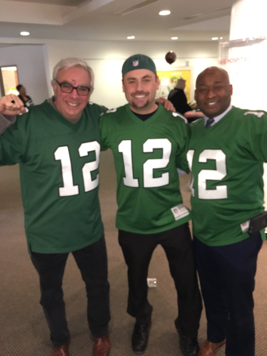 Randall lives @ WillsEye Eagles Pep Rally. #SuperBowl2018 @WillsEye <a href="/TJUHospital/">Jefferson Health</a> #Eagles #Randall