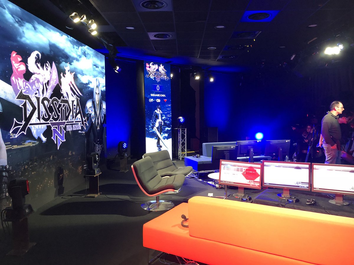 Kayane's tweet photo. À la soirée #DissidiaArena pour passer une belle soirée avec la communauté Final Fantasy ! Diffusée sur @JVTVofficiel ! https://t.co/AveFxkksHd