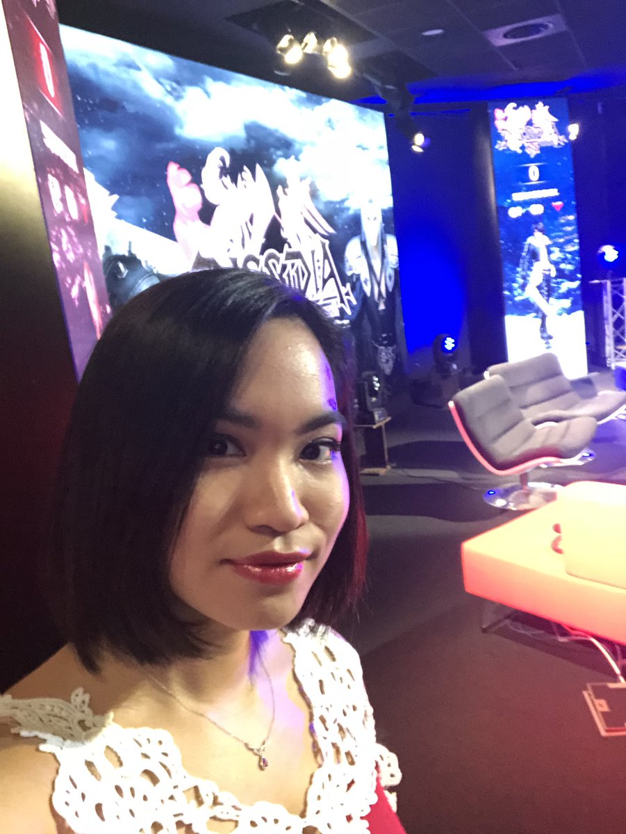 Kayane's tweet photo. À la soirée #DissidiaArena pour passer une belle soirée avec la communauté Final Fantasy ! Diffusée sur @JVTVofficiel ! https://t.co/AveFxkksHd