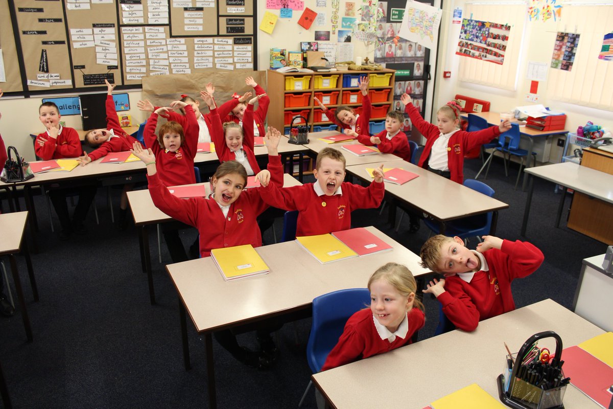 Y4Southdale's tweet photo. Today we've had our #talkingpartner swap and we've had a move around of the classroom too to help our #learning #growthmindset @shirleyclarke_ We were very excited as you can see from the photos! https://t.co/jLfFAysBgM