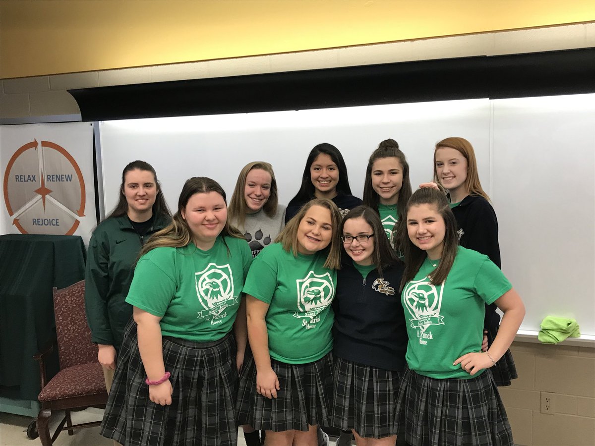 StPatrickHouse's tweet photo. 3rd Quarter Service Day at St. Mary’s School in Edwardsville #leprechauns #volunteer https://t.co/ux2vNcKL2v