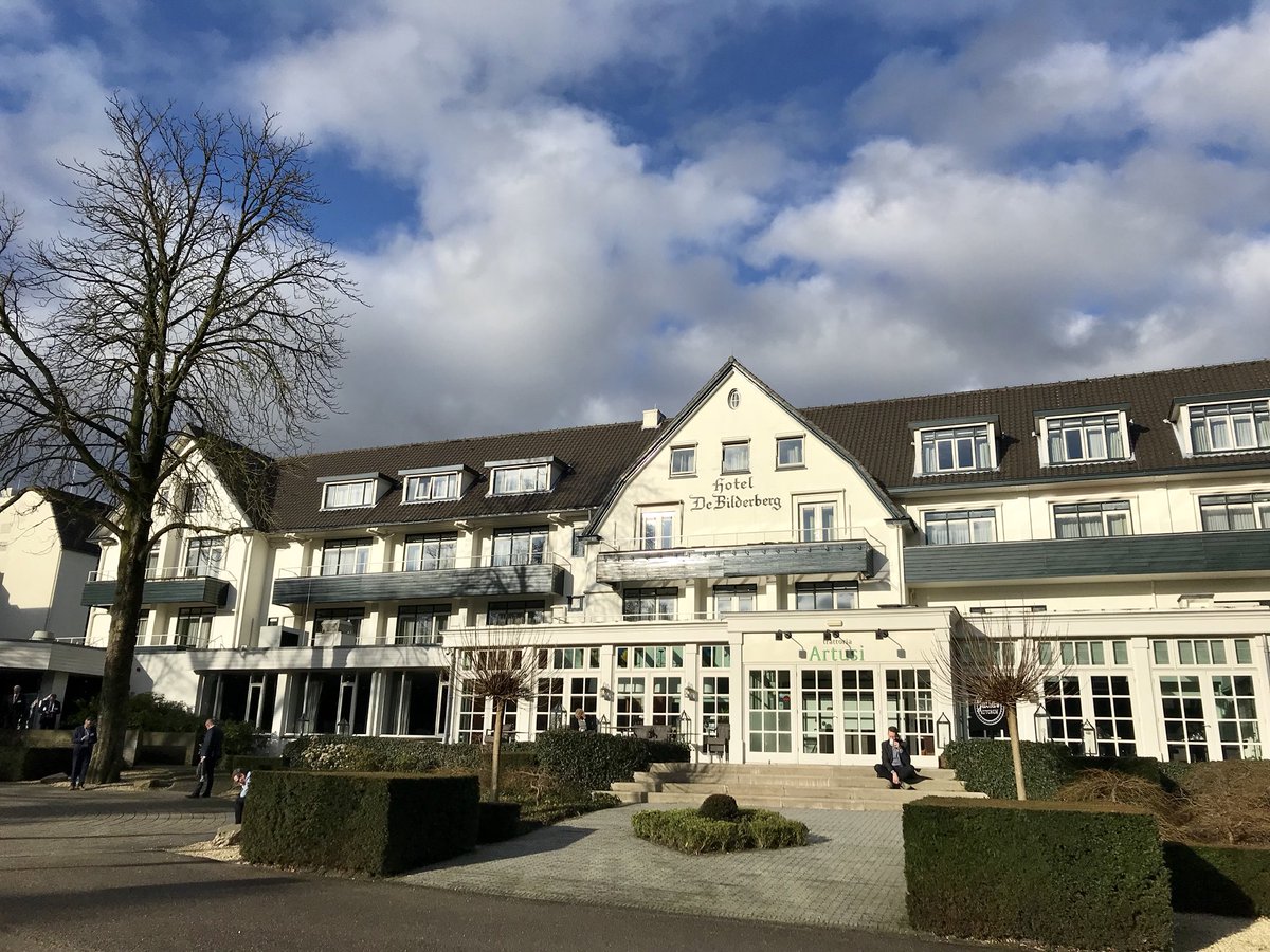 In <a href="/hotelbilderberg/">Hotel De Bilderberg</a> #WinnaarofVerliezer; 56’ #Bilderbergconferentie <a href="/VNONCW/">VNO-NCW</a> + Jean-François van Boxmeer <a href="/DaveBNano/">Dave Blank</a> <a href="/kimputters/">Kim Putters</a> <a href="/roelants_c/">carolien roelants</a> én <a href="/TereraiTrent/">Tererai Trent</a> #inspiratie