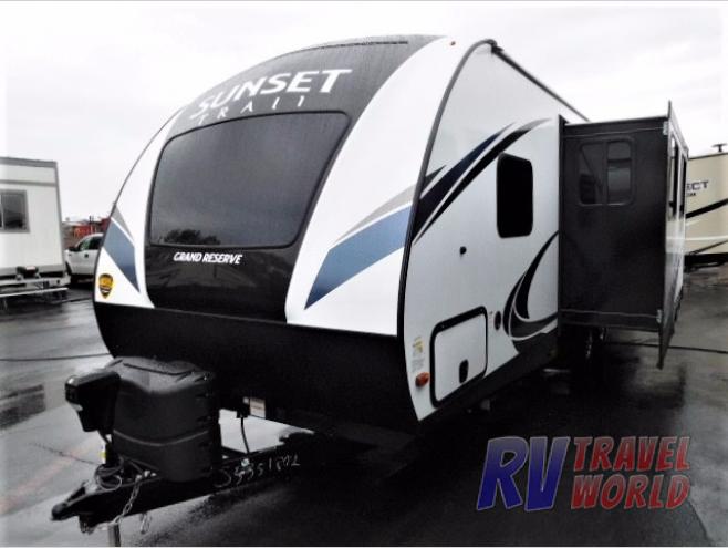 RVTravelWorldCA's tweet photo. #New 2018 #CrossRoadsRV Sunset Trail Grand Reserve SS26SI #TravelTrailer at #RVTravelWorld: https://t.co/jKXtBzE2fs #Sacramento #California #RVing #Travel #RV https://t.co/VThpV9Fq9C