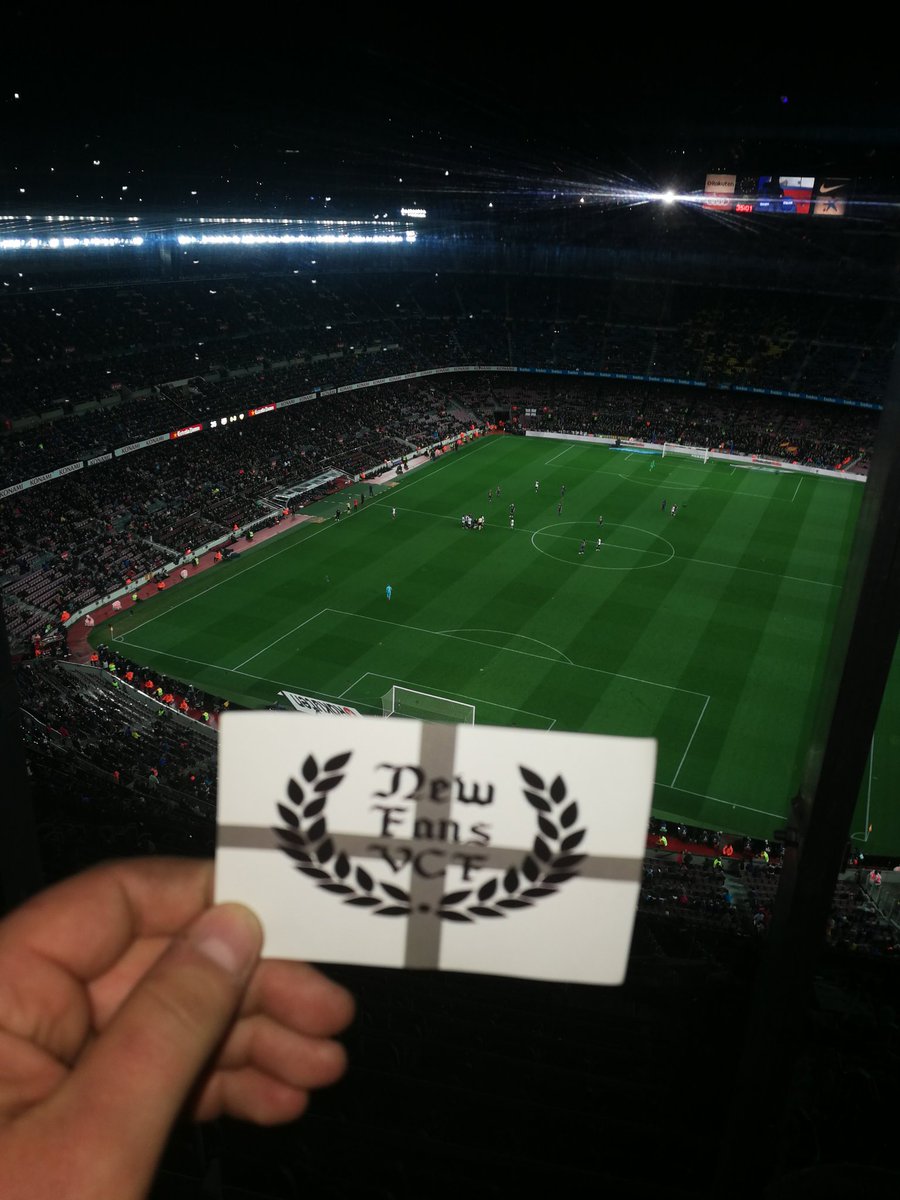 newfansvcf's tweet photo. "Els que no representen a ningú", "Falsos valencianistas, llamarnos como queráis porque nunca nos vamos a rendir! https://t.co/yeoU90byZ8