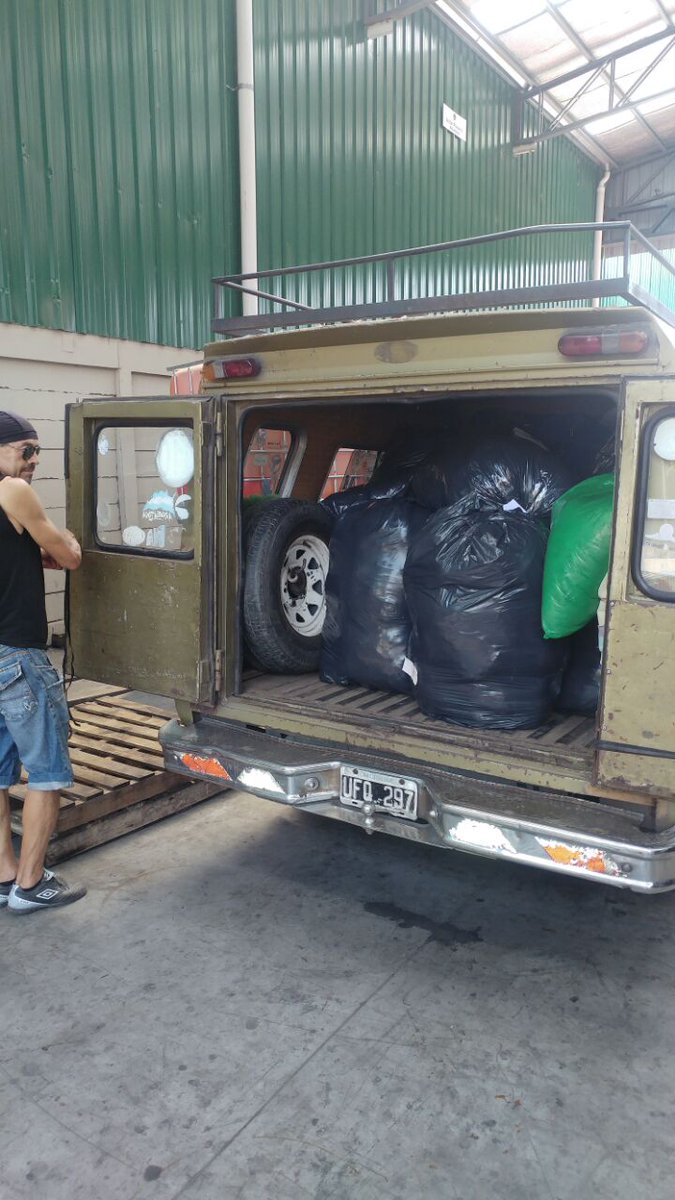 MelonComunic's tweet photo. Gracias a la colaboración de todos, amigos, familiares y conocidos, estamos enviando la primer tanda de donaciones para nuestros amigos de #SaenzPeña, Chaco que tan mal la están pasando por las inundaciones.

Les agradecemos de corazón a todos! https://t.co/z4PQkXGDXe
