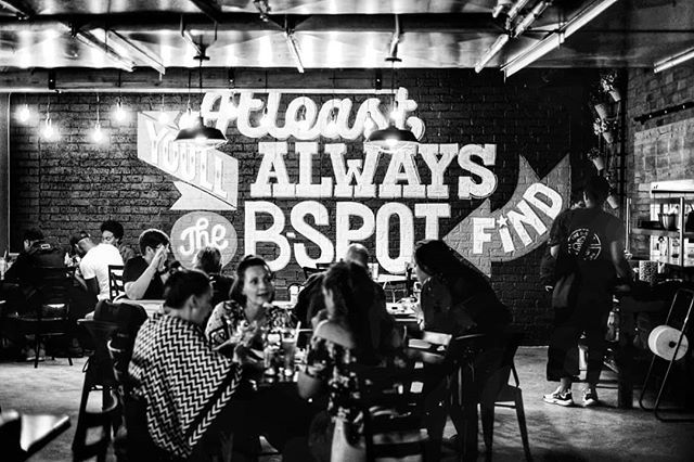 kinkychinkie's tweet photo. Your life will never be the same until you discover the B-Spot. @thebspot.co.za
#thebspotcraft
#breadmanbureau
#beers&burgers https://t.co/DqjKiKrx4f https://t.co/aSGh4HGiCF