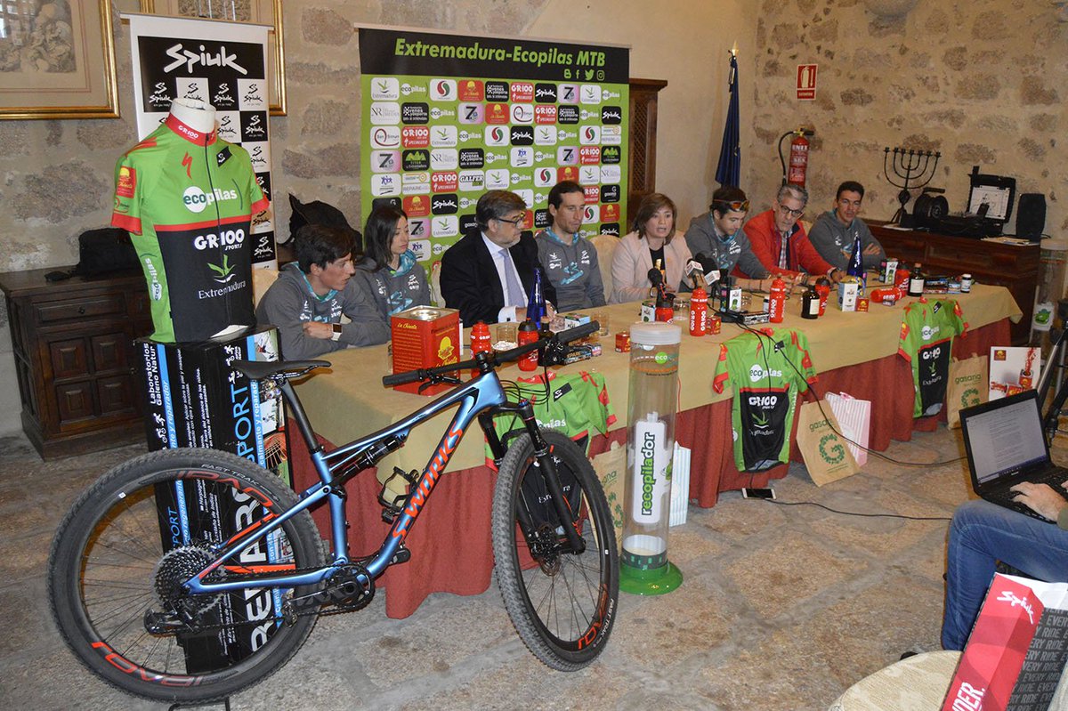 Presentado en sociedad el #ExtremaduraEcopilasMTB <a href="/GR100MTBTeam/">Extremadura Ecopilas MTB Team</a> en <a href="/paradores/">Paradores de Turismo</a> de #Plasencia noticiasgr100sport.blogspot.com.es/2018/02/se-pre…