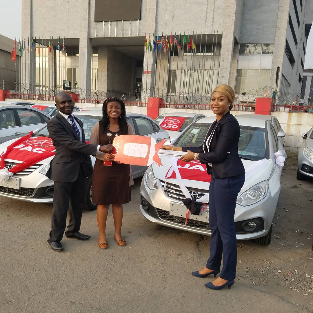 JACMotorsngr's tweet photo. JAC J4 takes you further into your journey, look no further and let elizade autoland take care of u, @UBAGroup
#fleetdelivery #JAC #J4 #qualitycars #happycustomer😁
#UBAdeliveryceremony
#DONTSTOPYOURDRIVE
#Elizadeautoland😊 https://t.co/bWk36D3q7m