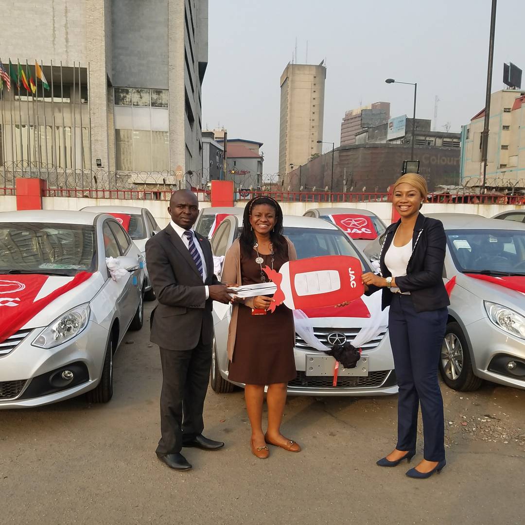 JACMotorsngr's tweet photo. JAC J4 takes you further into your journey, look no further and let elizade autoland take care of u, @UBAGroup
#fleetdelivery #JAC #J4 #qualitycars #happycustomer😁
#UBAdeliveryceremony
#DONTSTOPYOURDRIVE
#Elizadeautoland😊 https://t.co/bWk36D3q7m