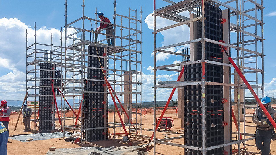 PERIgroup's tweet photo. Pouring #concrete walls, slabs and columns has never been easier. With #PERIDUO Lightweight Forms, concrete contractors are able to boost their production rates. #PERI #PERIsolutions #construction #formwork https://t.co/y0WUSER182