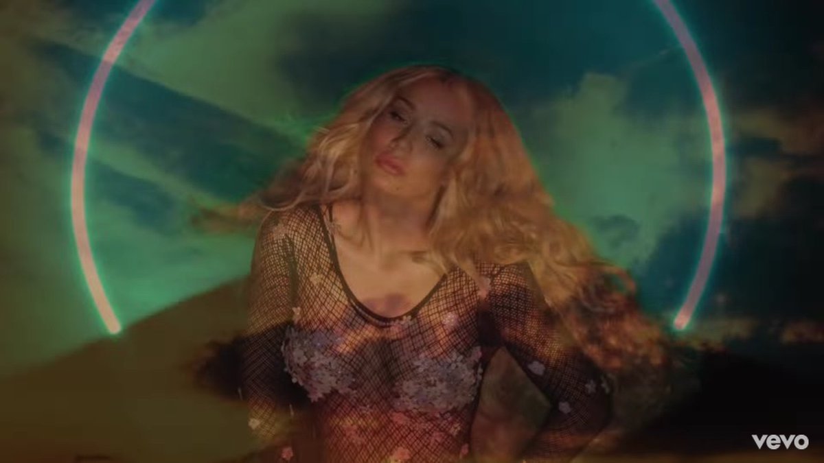 s_rendont's tweet photo. #16. Iggy Azalea - Savior (feat. Quavo) MEXICO🇲🇽 #SaviorOutNow #SaviorTonight #IggyAzalea @IGGYAZALEA https://t.co/2w5BI0AhvO