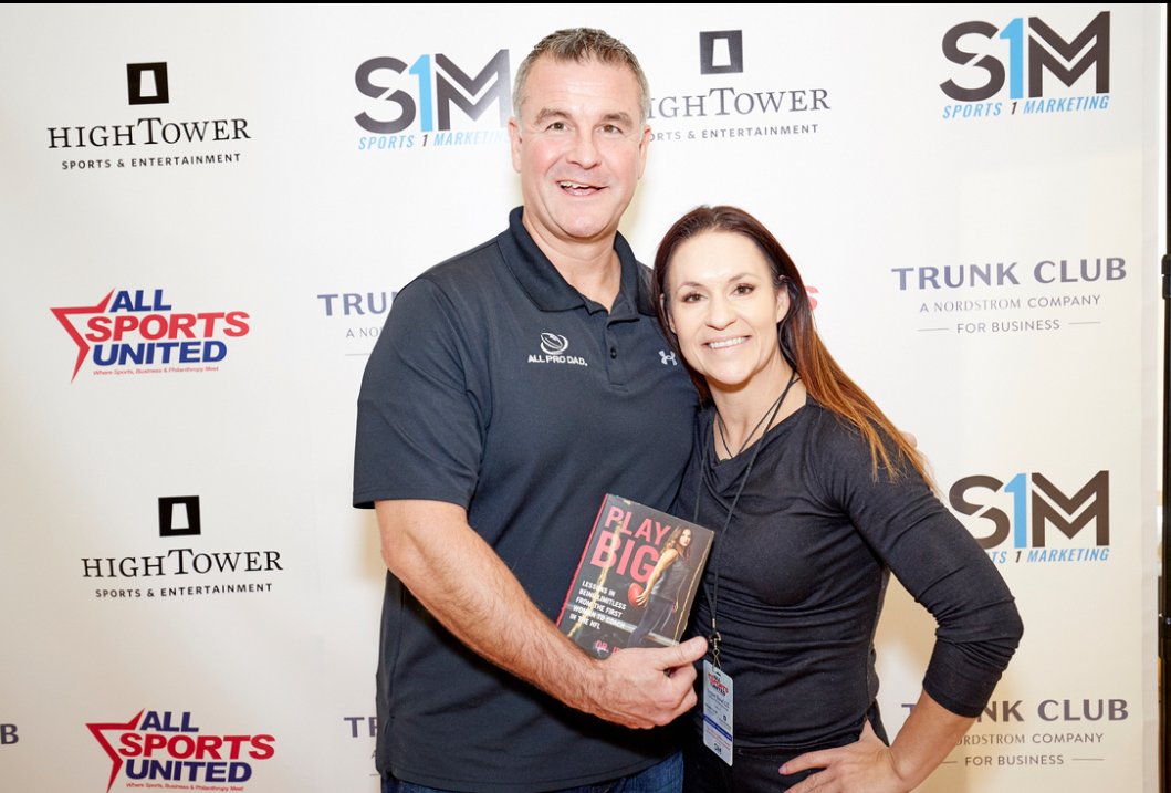 .<a href="/Microsoft/">Microsoft</a> Technology Center connecting sports &amp; business during #SuperBowl week, including today's @Brand_Innovator's #BiSummit: minnesotabusiness.com/microsoft-tech…