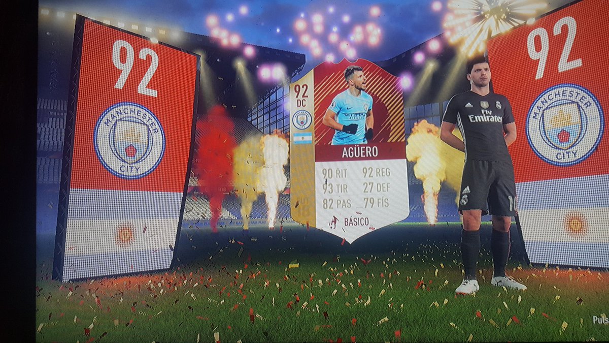 MissaelPalos's tweet photo. En Oro 1 mensual y semanal! @DjMaRiiO_90 @cachoo01 @Pumuscor @F_deFIFA @MiiKeLMsT https://t.co/KI0V7KSUtF