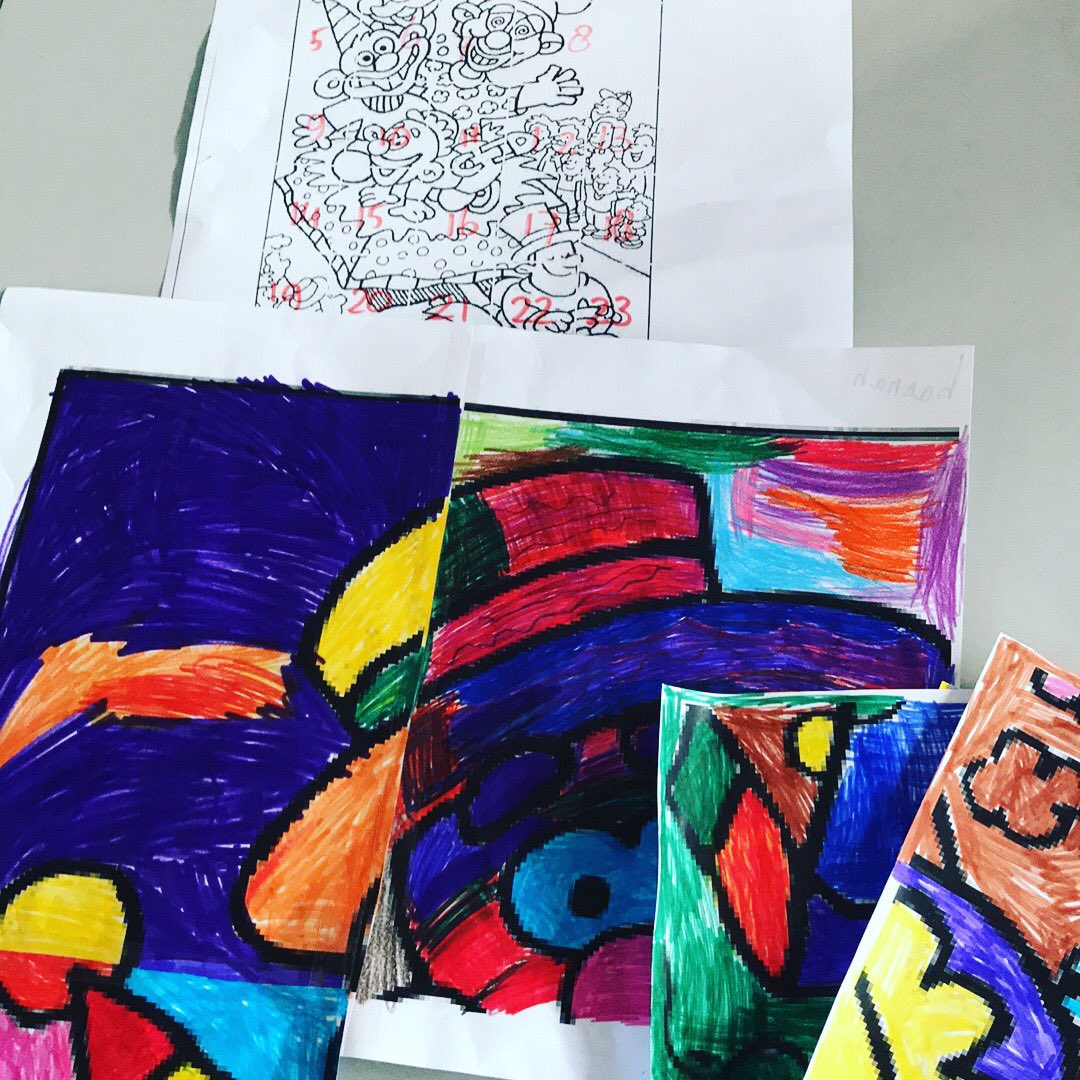 Michelevdtogt's tweet photo. Een echte #blockposter gemaakt met groep 3. Gekregen van @irna_mulder Nu nog in elkaar puzzelen. #uitdaging #onderwijs #groep3 https://t.co/G7gcELhMmg