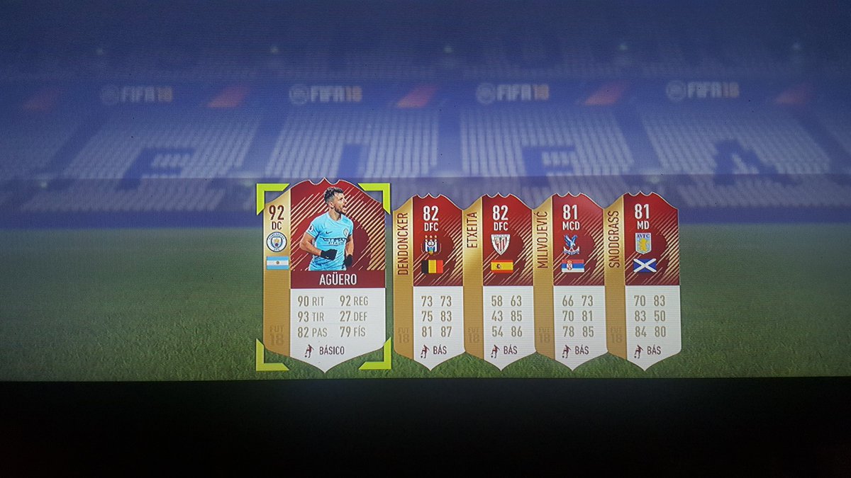 MissaelPalos's tweet photo. En Oro 1 mensual y semanal! @DjMaRiiO_90 @cachoo01 @Pumuscor @F_deFIFA @MiiKeLMsT https://t.co/KI0V7KSUtF