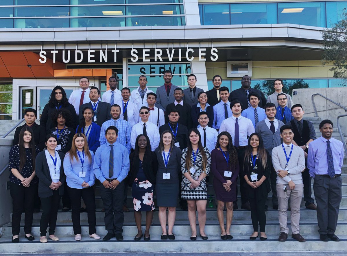 YearUpLA's tweet photo. Presenting #YULA Class 4!!!
#OneYearUp #OwnYourFuture #OneYearToACareer #Jobs #ClosingTheOpportunityDivide #Internships #Career #YearUp https://t.co/NjemQb6UsR