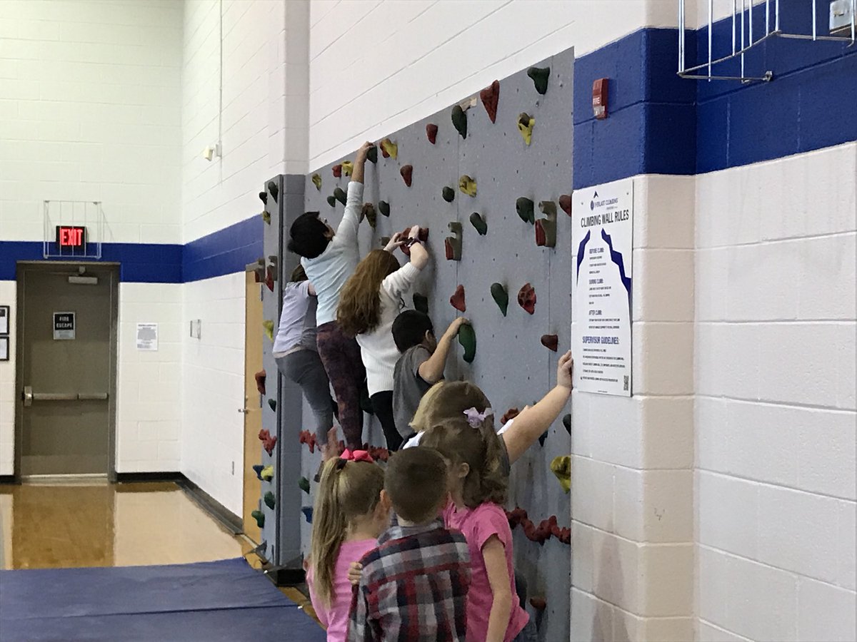 NorthCoveElem's tweet photo. AR rewards are tasty and fun! #NCElovestoread! @McDowell590 @mrmarkgarrett https://t.co/WbPffCBDD9