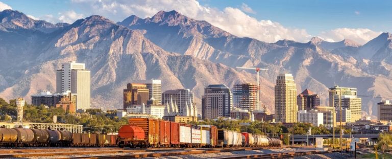 ColliersUtah's tweet image. Lew Cramer outlines why transportation is Utah's indispensable linchpin for continued economic success and commercial growth over the next 30 years. goo.gl/6CbyAV