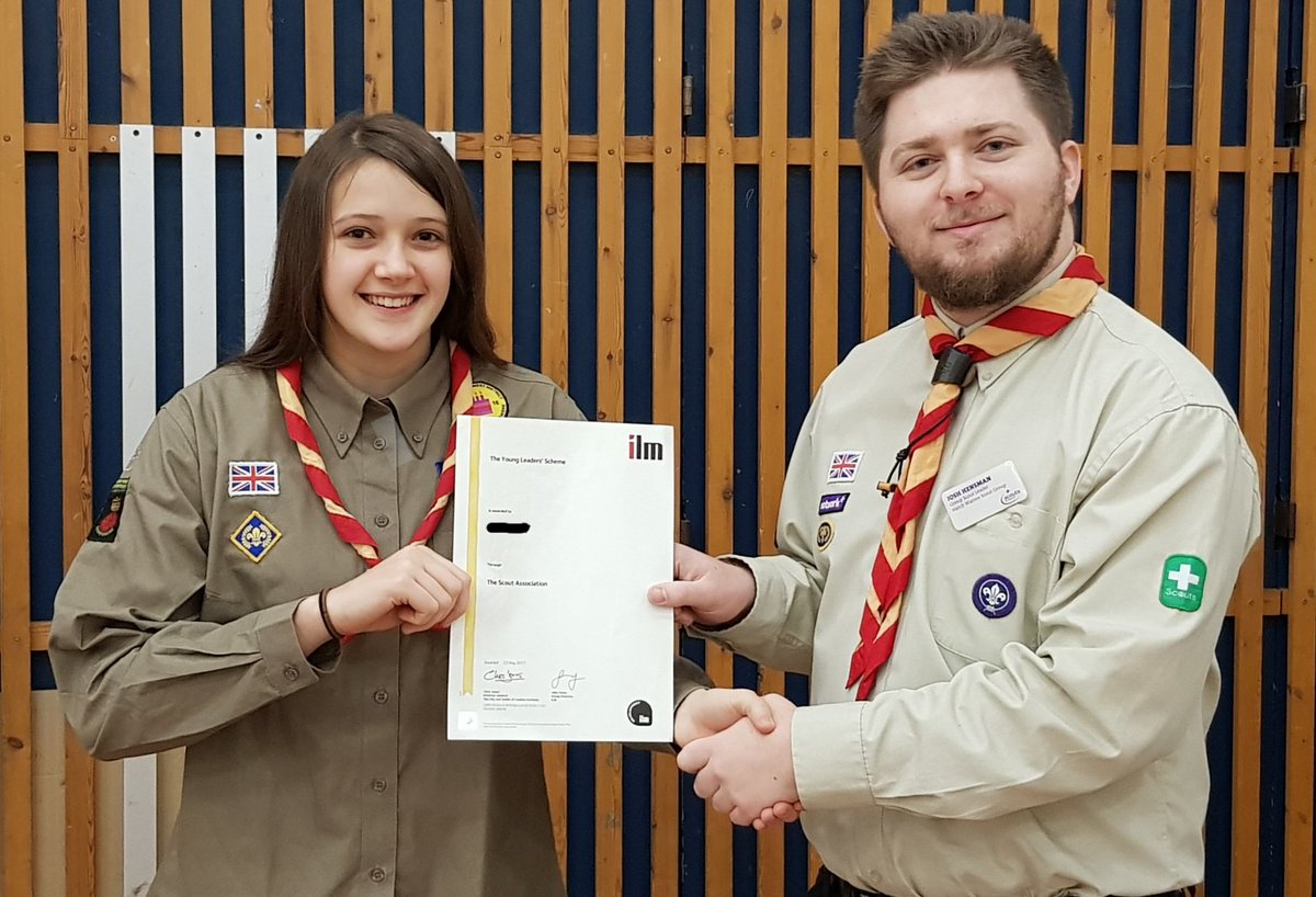 joshhensman_'s tweet photo. Privileged this evening to invest 2 fantastic new #Beaver Leaders into @UKScouting - well done Marc &amp; Greg! And well done to Issy for gaining her @ILM_UK YL Scheme award! #iscout #leadership @BasingstokeWest @HampshireScouts https://t.co/tXHCrHjOr2