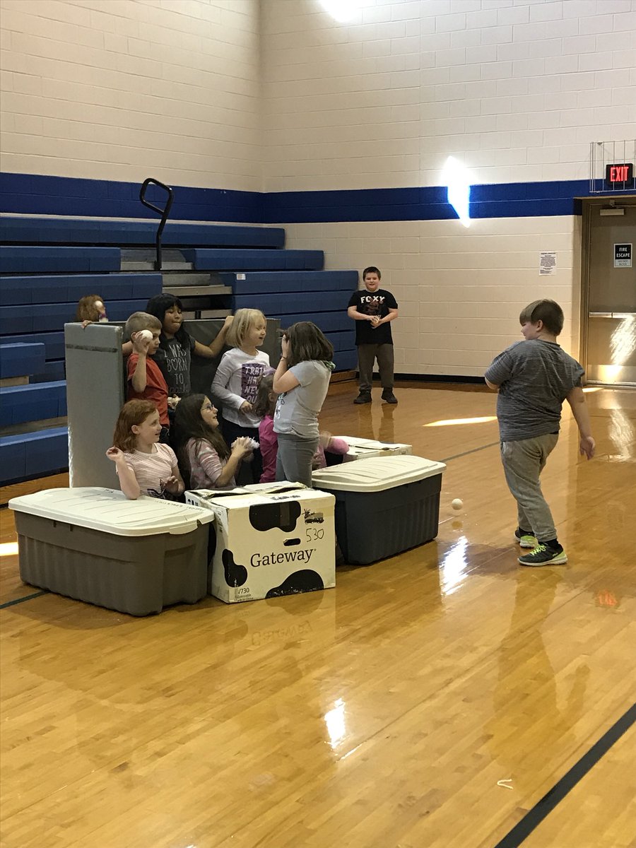 NorthCoveElem's tweet photo. Rewards for hard work! AR celebration #NCELovestoRead @McDowell590 @mrmarkgarrett https://t.co/5y9QcHGy4r