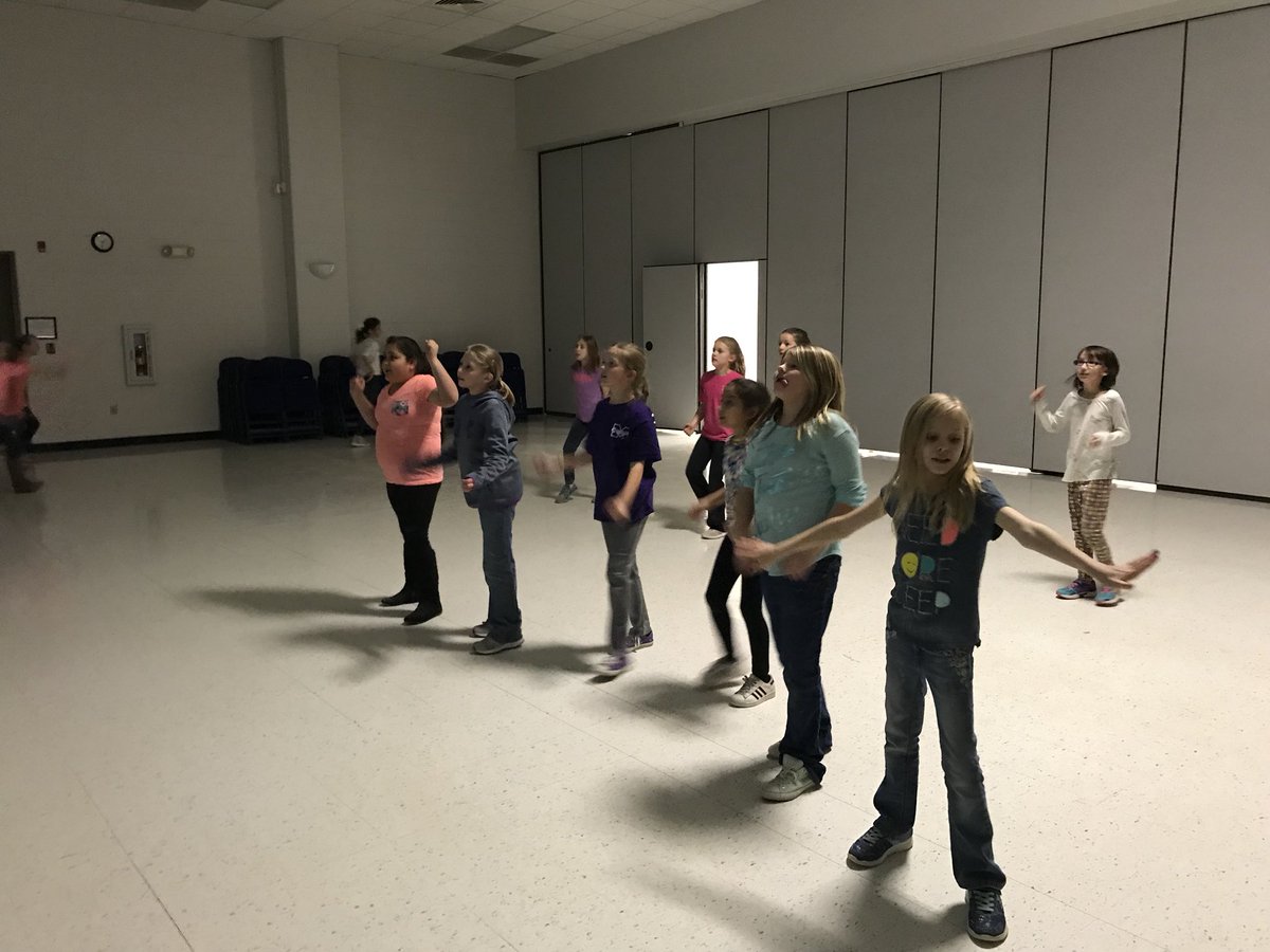 NorthCoveElem's tweet photo. Rewards for hard work! AR celebration #NCELovestoRead @McDowell590 @mrmarkgarrett https://t.co/5y9QcHGy4r