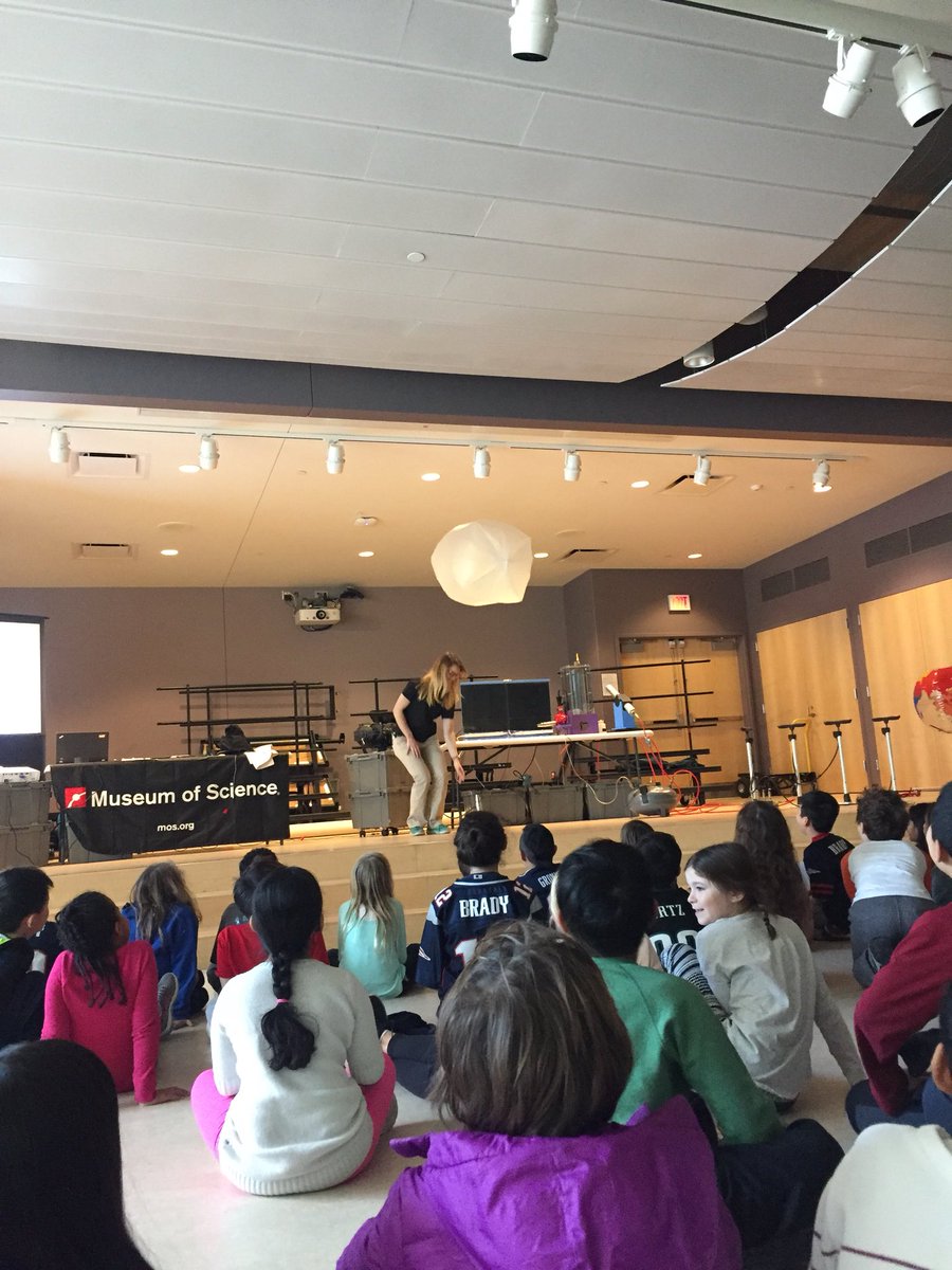 LaTronicaGrade3's tweet photo. Learning about Wind, Water, and Temperature from the @museumofscience #estabrookschool #scientistsatwork https://t.co/KgK47Xs7Tl