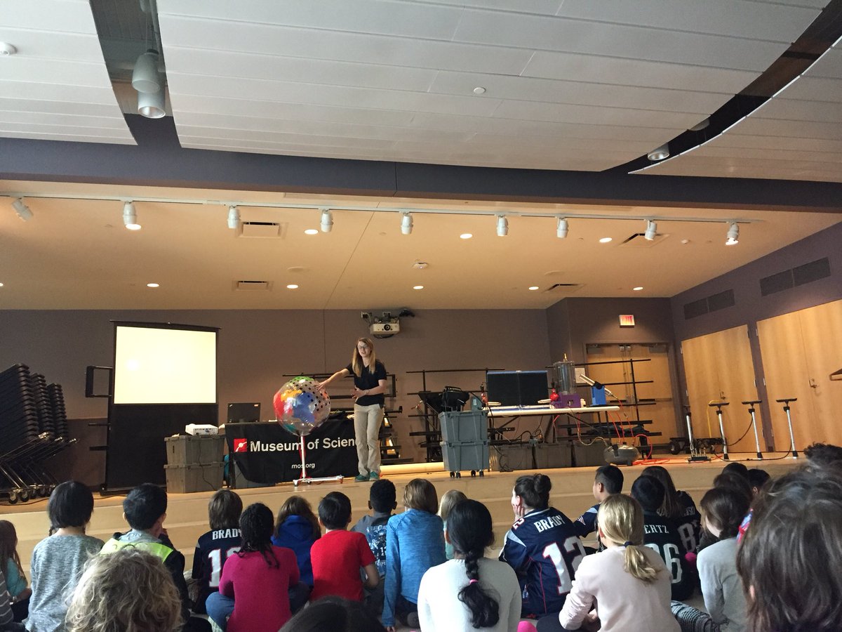 LaTronicaGrade3's tweet photo. Learning about Wind, Water, and Temperature from the @museumofscience #estabrookschool #scientistsatwork https://t.co/KgK47Xs7Tl