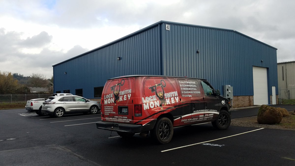 locksmithmonkey's tweet photo. Our business is to keep your business secure!

#b2b #businesscasual #prompt 
locksmith services.
Call (503) 465-4595 
#Locksmith  #PortlandOregon     #PNW #PDXlove #PDXNow   #RipCity #AutoLocksmith  #LocksmithMonkey #neportland  #LocksmithPortland #PDX 
https://t.co/J1LZm9oJcd https://t.co/lmWZySO4al