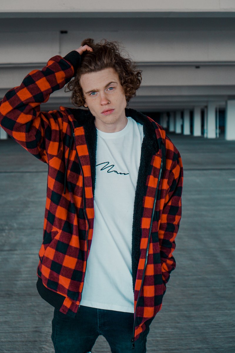 boohooMAN's tweet photo. Want to #LookLikeLevi by winning our signature MAN print t-shirt?

To enter:

1. Follow @boohooMAN &amp; @TheTideLevi 
2. RT this tweet
3. Reply with the hashtag #LookLikeLevi

Winner announced 05/02/2018 https://t.co/CNRv3RgGUa