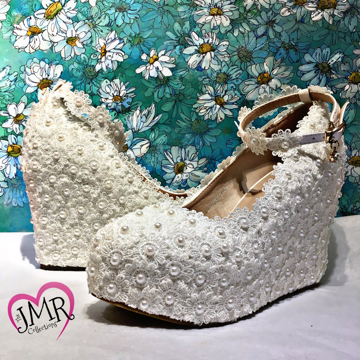 So many fun treasures arriving at the shop -like these daisy shoes!  Only one - size 39 (8-8.5) perfect for a wedding or to wear with a fun sun dress! These are new in box so not avail in our Etsy shop. Message for more info. 
#wedding #weddingshoes #summershoes #daisy #bayfield