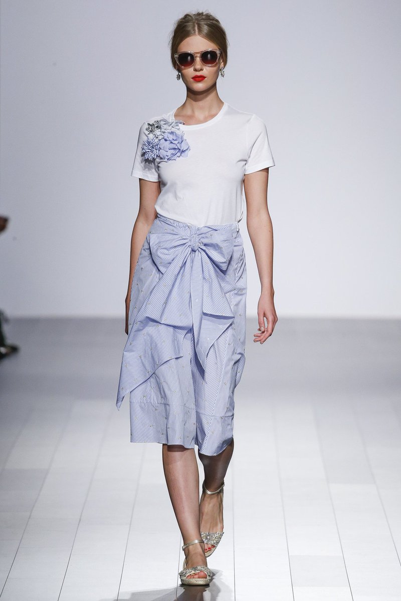 BadgleyMischka's tweet photo. Badgley Mischka SS18 #BMSS18 https://t.co/A5HhtzmX6t