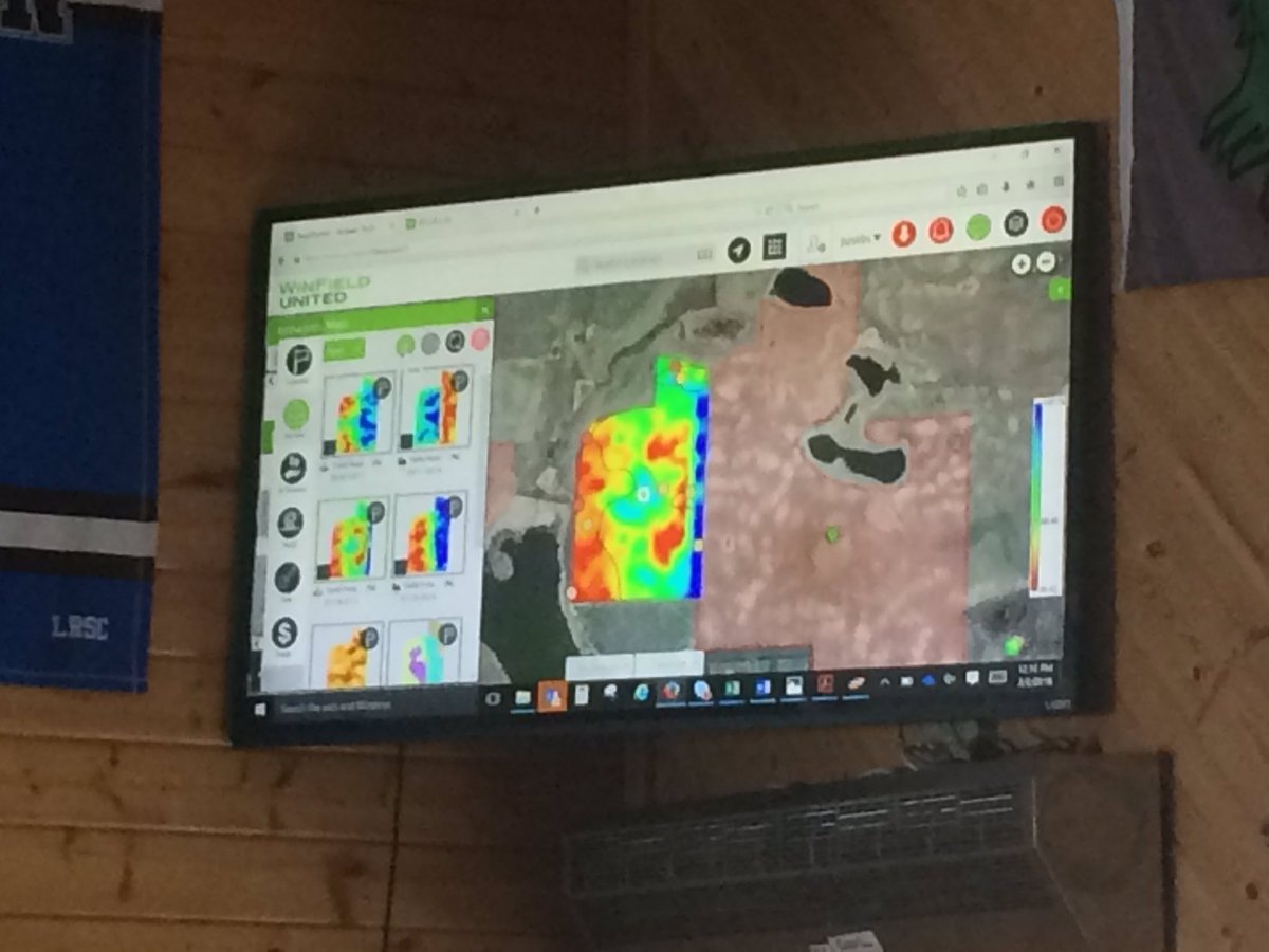 CROPLANseed's tweet image. @JustinRisovi going through making VR maps using @WinFieldUnited R7 Tool. Tronson Grain our host at Ty&apos;s Lodge #AnswerTech