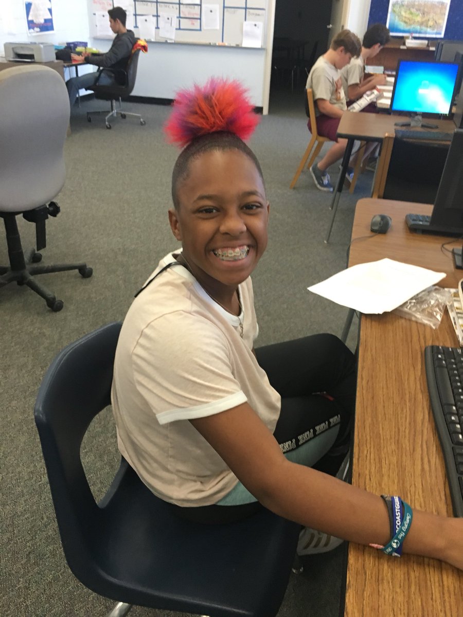 CarolPinel1's tweet photo. Crazy hair day yesterday at Miraleste , spirit week continues !!❤️💛 https://t.co/Swg71TpmXA